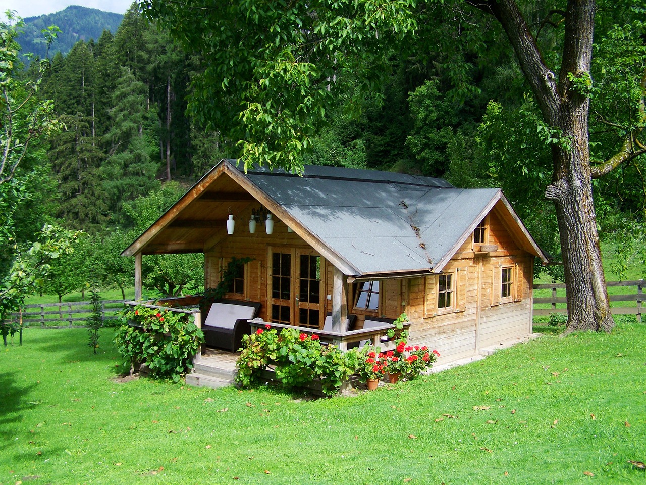 Clever Design Ideas for Tiny Homes and Apartments: How to Maximize Small Spaces